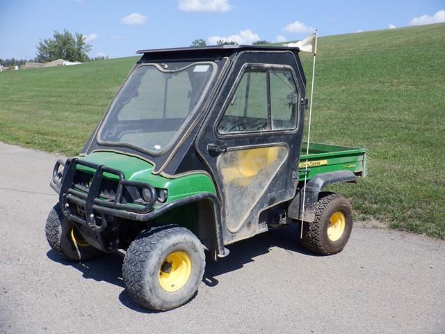 2016 JOHN DEERE 4x4 Gator, s/n 1M0HPXGSCGM140807, powered by 2 cylinder gas engine and hydrostatic