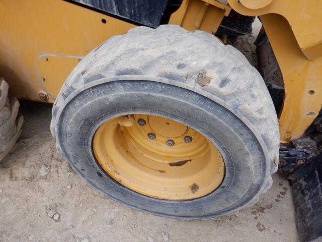 2016 CATERPILLAR Model 226D Skid Steer Loader, s/n HRD01128, powered by Cat 4 cylinder diesel engine