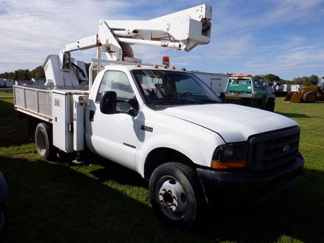 2000 FORD Model F-450XL Super Duty Bucket Truck, VIN# 1FDXF46F1YEA40890, powered by Power Stroke 8