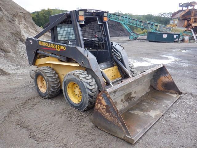 2002 NEW HOLLAND Model LS180 Skid Steer Loader, s/n 191358, powered by CNH 332 diesel engine and