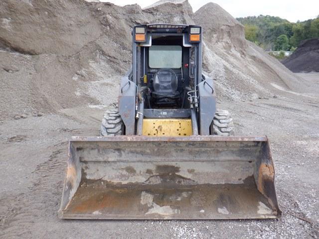 2002 NEW HOLLAND Model LS180 Skid Steer Loader, s/n 191358, powered by CNH 332 diesel engine and