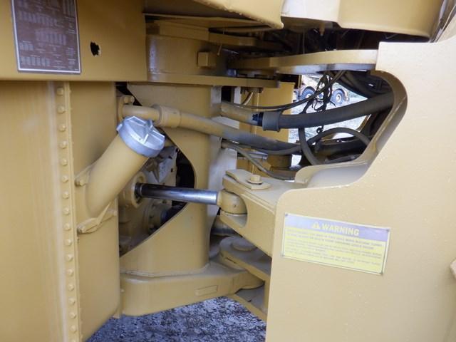 1988 CATERPILLAR Model 966E Rubber Tired Loader, s/n 99Y05975, powered by Cat 3306 diesel engine and