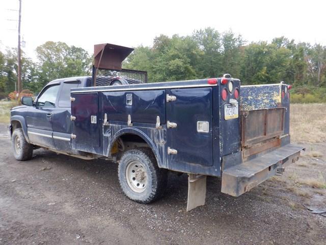 2005 CHEVROLET Model 2500HD LS Quad Cab Utility Truck, VIN# 1GCHK29U45E248132, powered by Vortec