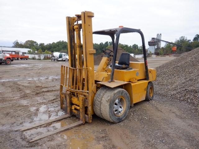 1980 CATERPILLAR Model V80D, 8,000# Pneumatic Tired Forklift, s/n 40X877, powered by 4 cylinder gas