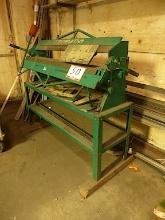 TENNSMITH 4' Manual Box and Pan Brake, s/n Not Available. In fair to good condition. (PA)