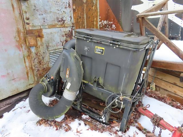 JOHN DEERE 3-Point Hitch Grass Catcher, s/n M0PPAKX150309, powered by FA2100 gas power pack, with