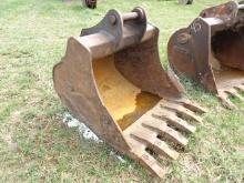 HENSLEY 42" Digging Bucket (AE-114) (Derry Lane - Blairsville)