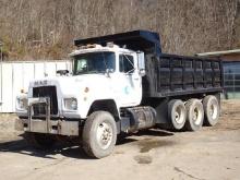 1990 MACK Model RD690S Tri-Axle Dump Truck, VIN# 1M2P264C4LM006425, powered by Mack E7-300 diesel