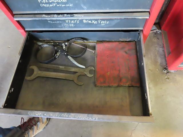 HUSKEY Tool Chest and Contents (McKeesport)