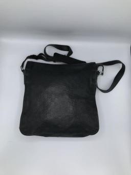 Gucci Black Ssima Leather Messenger Bag in Black Gucci Black Ssima Leather Messenger Bag in Black. G