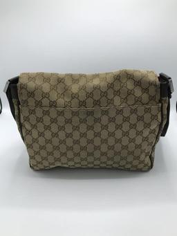 Gucci Flap Messenger Bag GG Canvas Gucci Flap Messenger Bag GG Canvas. Is a classic piece for Gucci