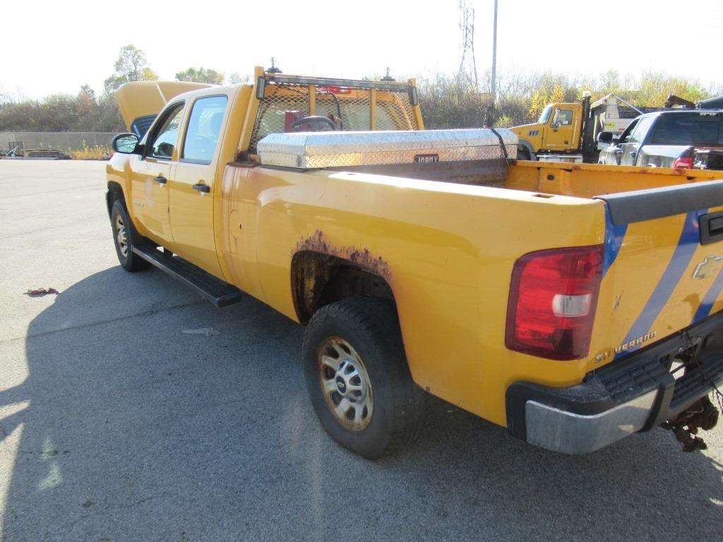 11 Chevrolet C3500  Pickup YW 8 cyl  Started with