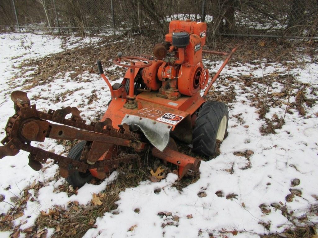 Ditch Witch M422 ; SN: 121677