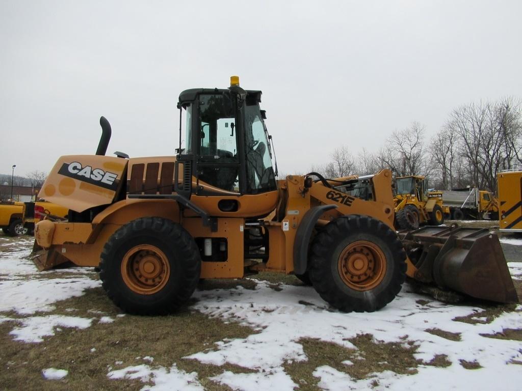 09 Case 621E Loader YW 6 cyl Diesel (Hours: 2731) Defects: Rust; Body damage; Rot; StateID: 097027;