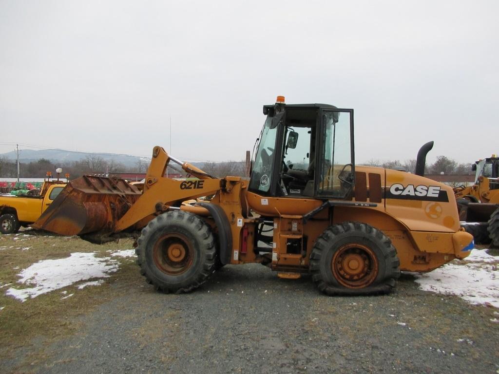 09 Case 621E Loader YW 6 cyl Diesel (Hours: 2533) Defects: Rust; Transmission; StateID: 097041; SN: