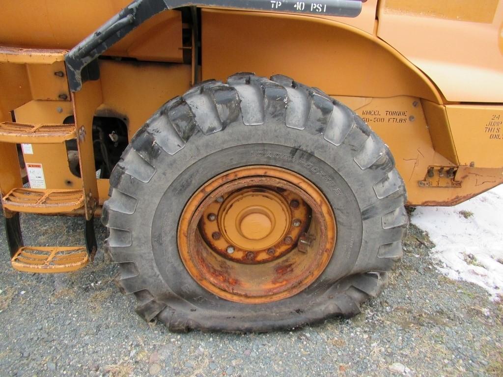 09 Case 621E Loader YW 6 cyl Diesel (Hours: 2533) Defects: Rust; Transmission; StateID: 097041; SN: