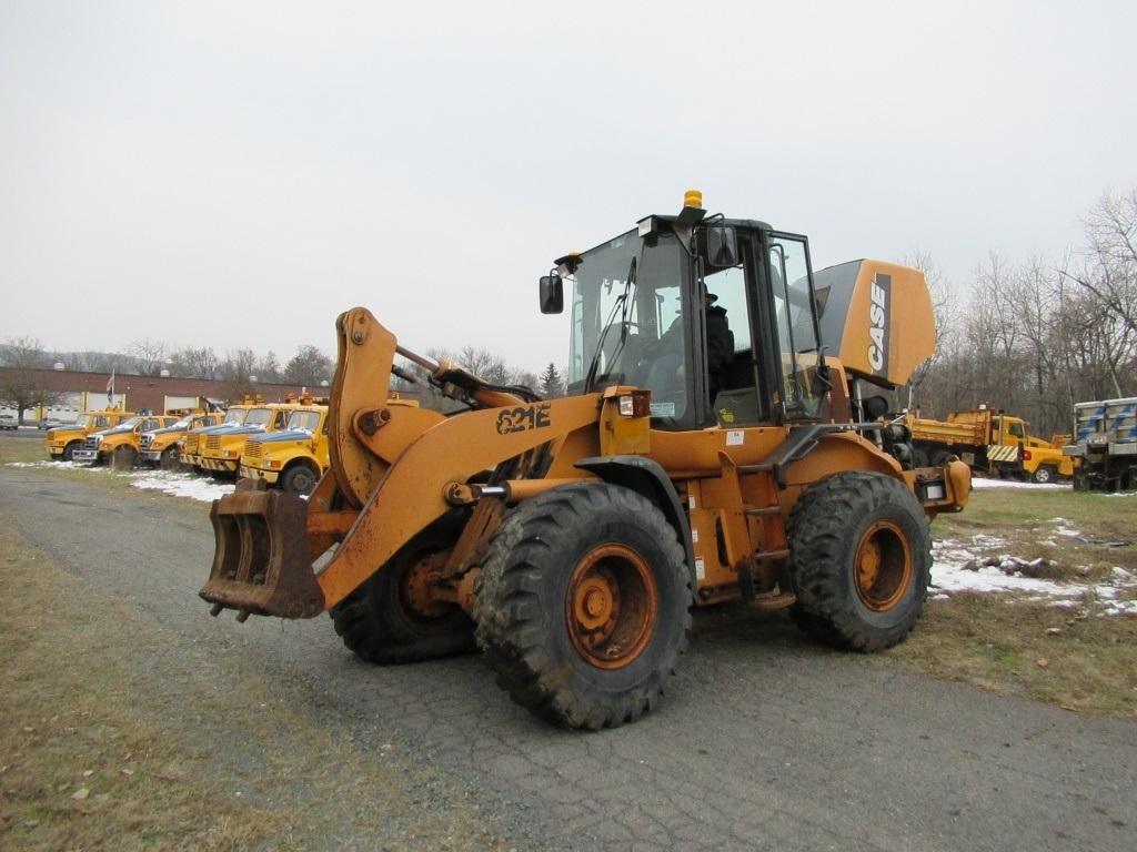 09 Case 621E Loader YW 6 cyl Diesel (Hours: 2174) Defects: Rust; Transmission; StateID: 097047; SN: