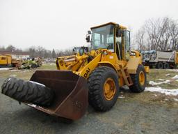 08 Hyundai HL7407A Loader YW 6 cyl Diesel (Hours: 4571) Defects: Extended crank time; Hard start; Pi