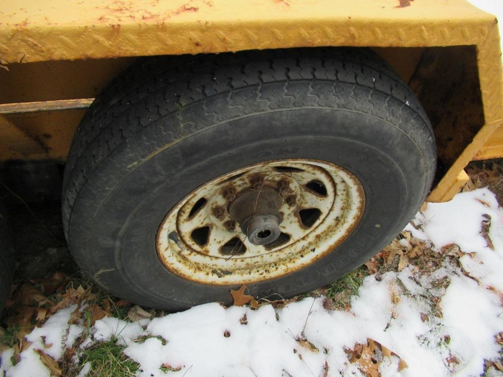 07 Cam 6CAM18 Trailer YW Defects: Body damage; Brakes; Tires; Switch door failing; Frame damage; Sta