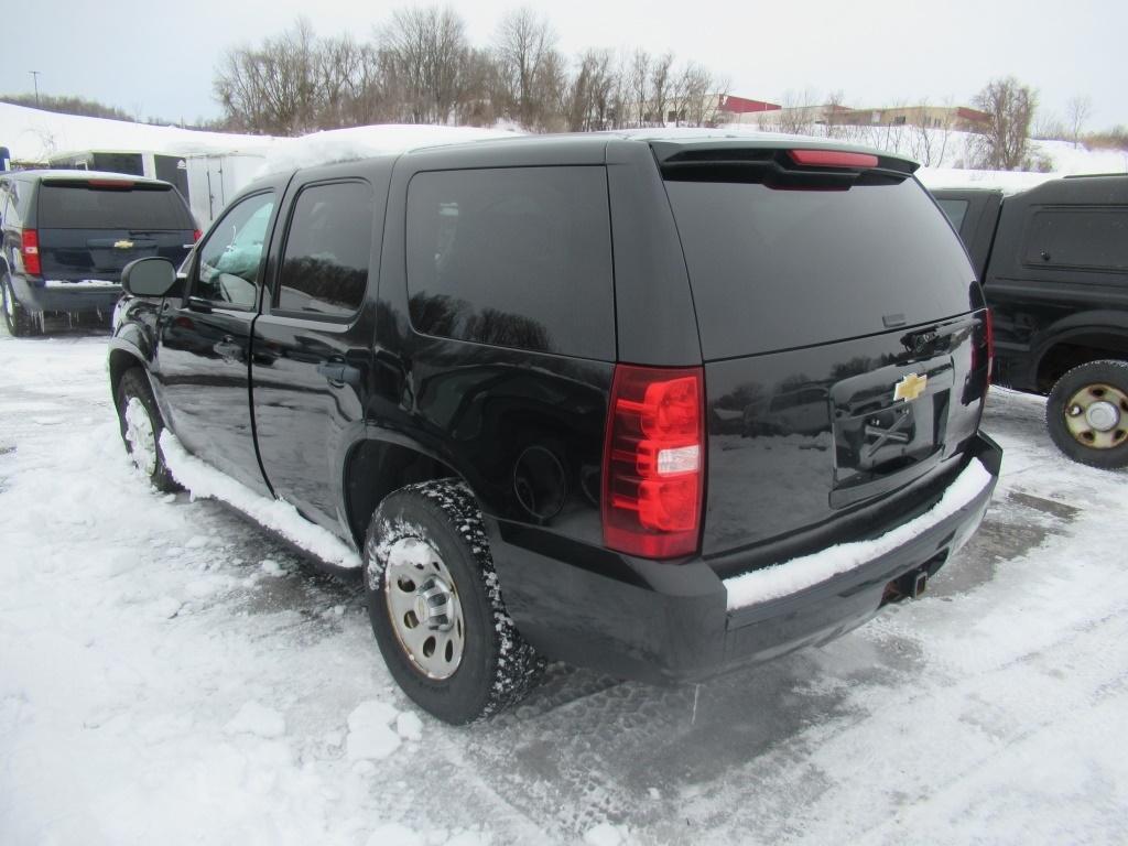 "13 Chevrolet Tahoe  Subn BK 8 cyl  4X4; Started with Jump on 2/11/21 AT PB PS R AC PW VIN: 1GNSK2E0