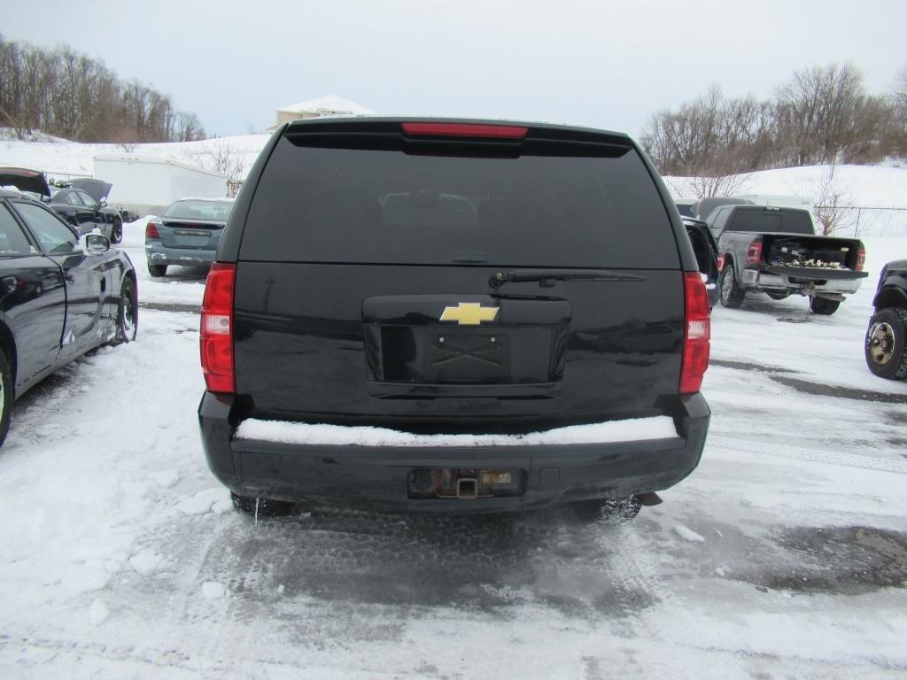 "13 Chevrolet Tahoe  Subn BK 8 cyl  4X4; Started with Jump on 2/11/21 AT PB PS R AC PW VIN: 1GNSK2E0