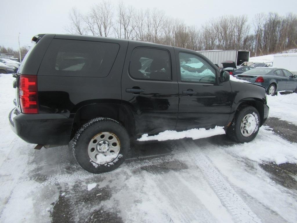 "13 Chevrolet Tahoe  Subn BK 8 cyl  4X4; Started with Jump on 2/11/21 AT PB PS R AC PW VIN: 1GNSK2E0