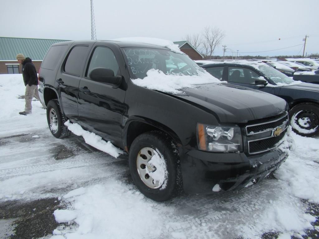 "13 Chevrolet Tahoe  Subn BK 8 cyl  4X4; Started with Jump on 2/11/21 AT PB PS R AC PW VIN: 1GNSK2E0