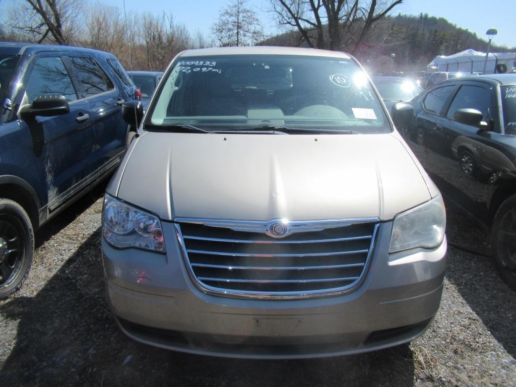 09 Chrysler Town & Country  4DSD SL 6 cyl Started with Jump on 3/22/21 AT PB PS R AC PW VIN: 2A8HR44