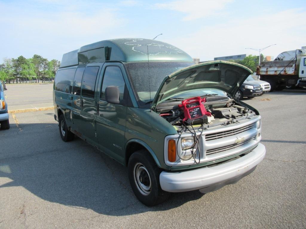 00 Chevrolet Express  Van GR 8 cyl  Started with Jump on 5/28/21 AT PB PS R