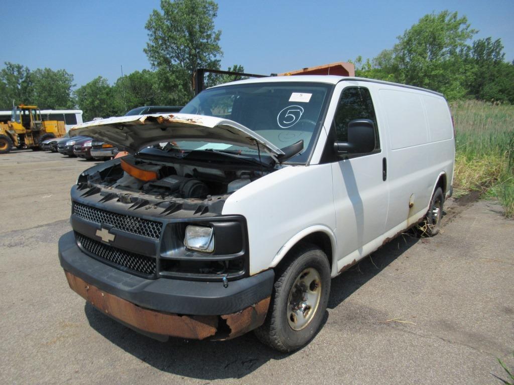 07 Chevrolet G2500 Express  Van WH 8 cyl  Started with Jump on 6/8/21 AT PB PS R AC PW VIN: 1GCGG25V