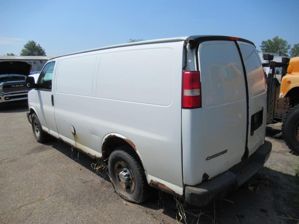 07 Chevrolet G2500 Express  Van WH 8 cyl  Started with Jump on 6/8/21 AT PB PS R AC PW VIN: 1GCGG25V