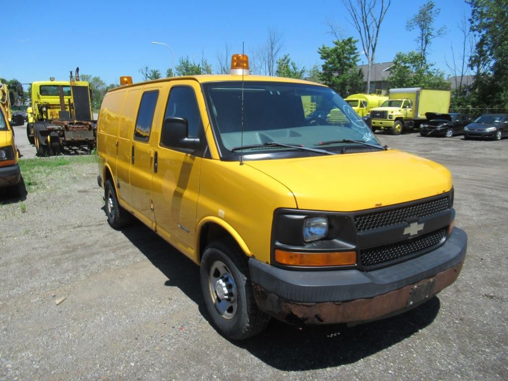 06 Chevrolet Express  Van YW 8 cyl  Started on 6/14/21 AT PB PS R AC VIN: 1