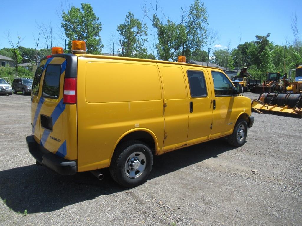 06 Chevrolet Express  Van YW 8 cyl  Started on 6/14/21 AT PB PS R AC VIN: 1