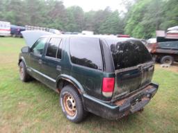 04 Chevrolet Blazer  Subn GR 6 cyl  4X4; Started with Jump on 7/7/21 AT PB PS R AC PW VIN: 1GNDT13X2