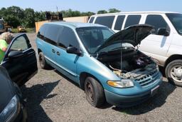 99 Plymouth Voyager  Van BL 6 cyl AT PB PS R VIN: 2P4GP25R2XR408587; Defects: Engine; Oil Leak; Stat