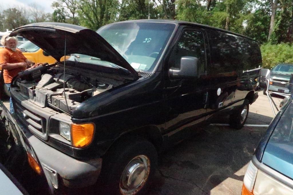 04 Ford E250  Van BK 8 cyl  Start w Jump 8/30 AT PB PS R VIN: 1FTNE24L24HB07730; Defects: Body Damag