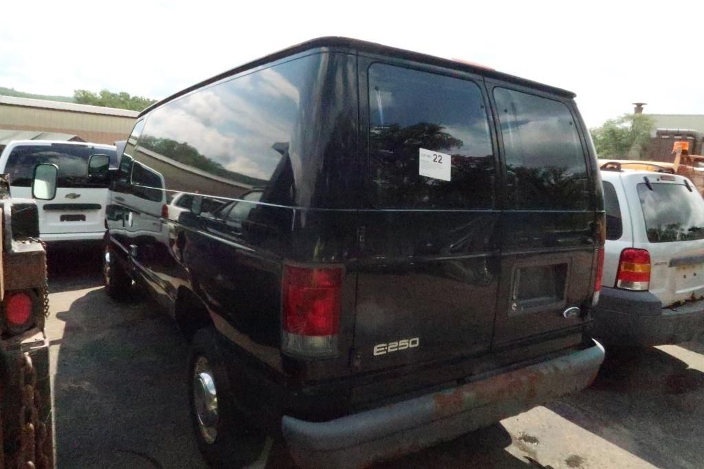 04 Ford E250  Van BK 8 cyl  Start w Jump 8/30 AT PB PS R VIN: 1FTNE24L24HB07730; Defects: Body Damag