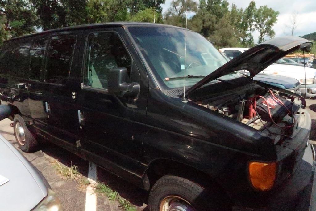 04 Ford E250  Van BK 8 cyl  Start w Jump 8/30 AT PB PS R VIN: 1FTNE24L24HB07730; Defects: Body Damag