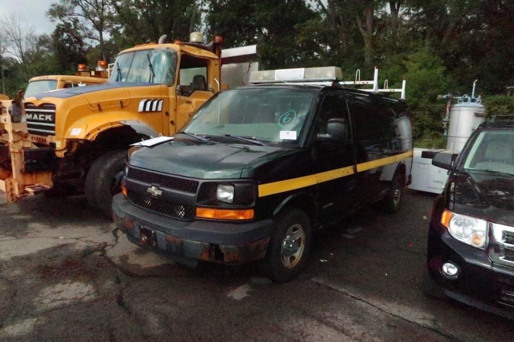 05 Chevrolet G2500 Express  Van GR 8 cyl  No Start 8/30 AT VIN: 1GCGG25V151227533; Defects: Electric