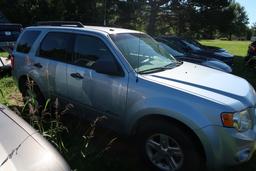 09 Ford Escape  Subn BL 4 cyl  Hybrid; Started w Jump 9/6/21 AT PB PS R AC PW VIN: 1FMCU593X9KA42460