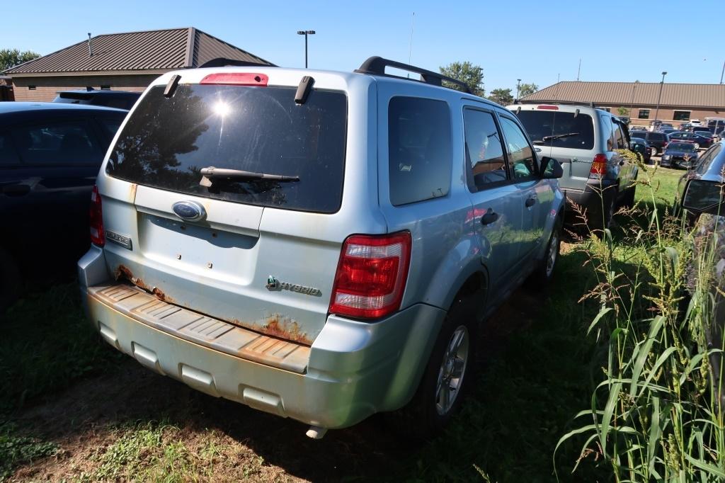 09 Ford Escape  Subn BL 4 cyl  Hybrid; Started w Jump 9/6/21 AT PB PS R AC PW VIN: 1FMCU593X9KA42460