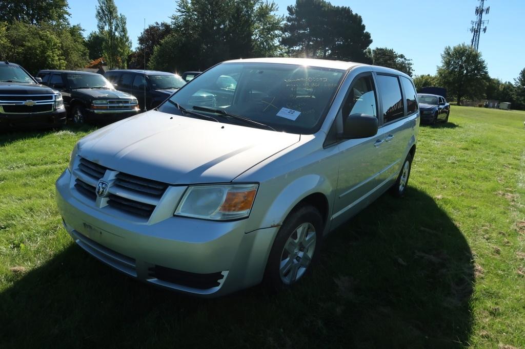 10 Dodge Caravan  Subn GY 6 cyl  Started w Jump 9/6/21 AT PB PS R AC PW VIN: 2D4RN4DEXAR195671; Defe