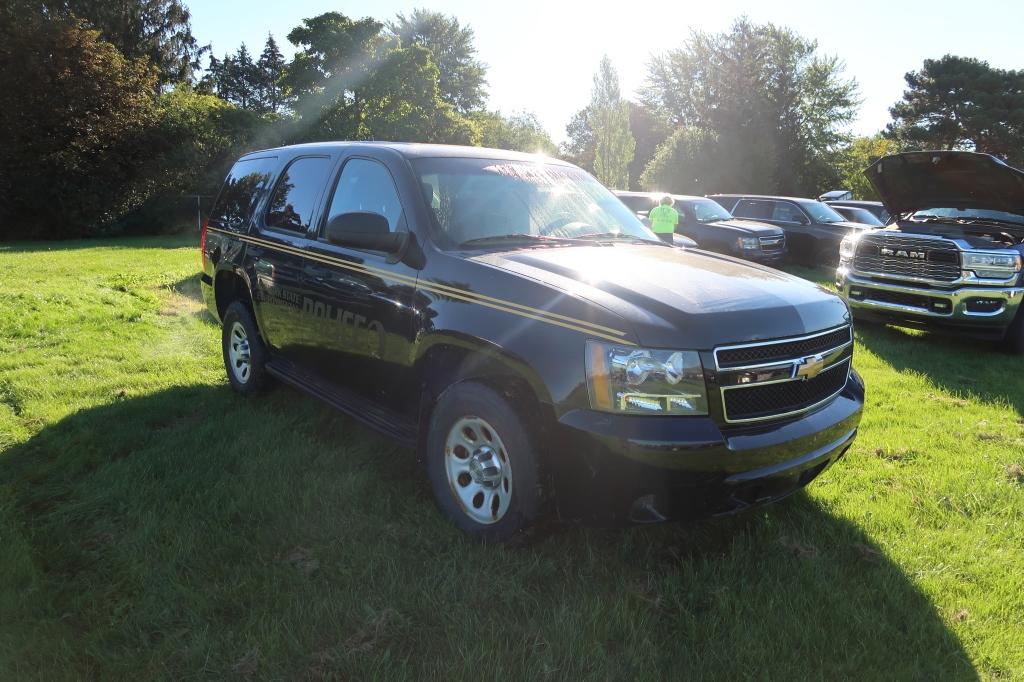 12 Chevrolet Tahoe  Subn BK 8 cyl  Hole in Floorboard; 4X4; Started on 9/6/21 AT PB PS R AC PW VIN: 