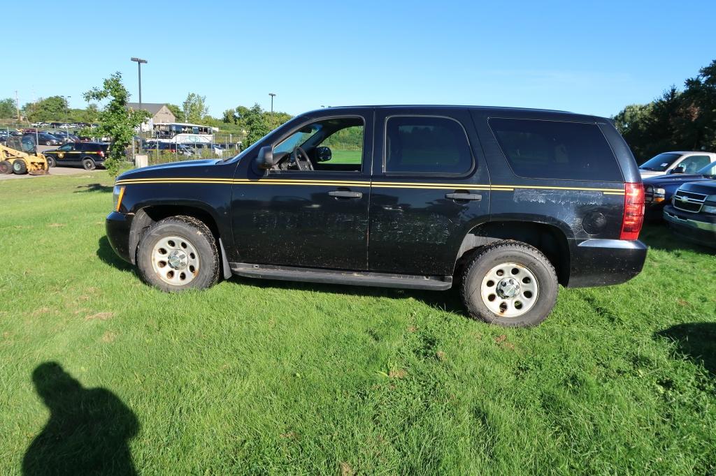 12 Chevrolet Tahoe  Subn BK 8 cyl  Hole in Floorboard; 4X4; Started on 9/6/21 AT PB PS R AC PW VIN: 