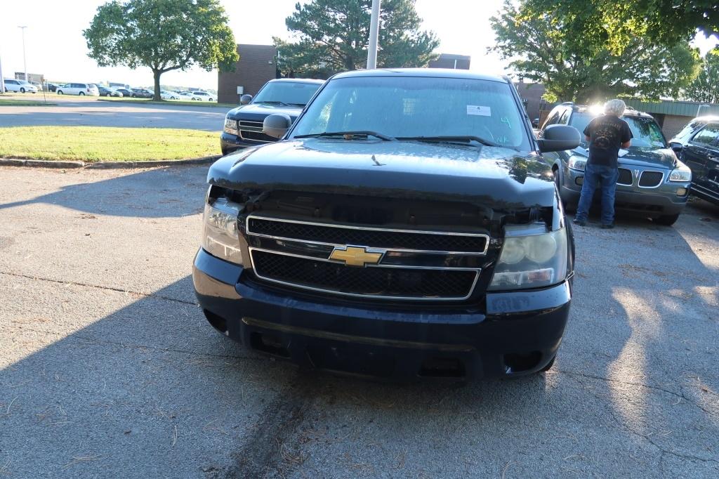 13 Chevrolet Tahoe  Subn BK 8 cyl  Started w Jump on 9/8/21 AT PB PS R AC PW VIN: 1GNLC2E04DR275002;