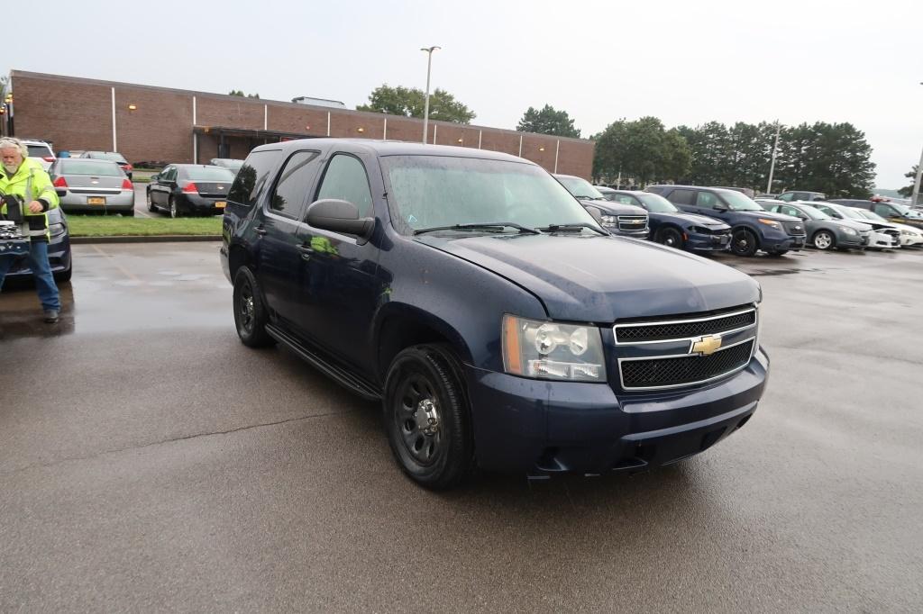 11 Chevrolet Tahoe  Subn BL 8 cyl  Started w Jump on 9/8/21 AT PB PS R AC PW VIN: 1GNLC2E0XBR370757;