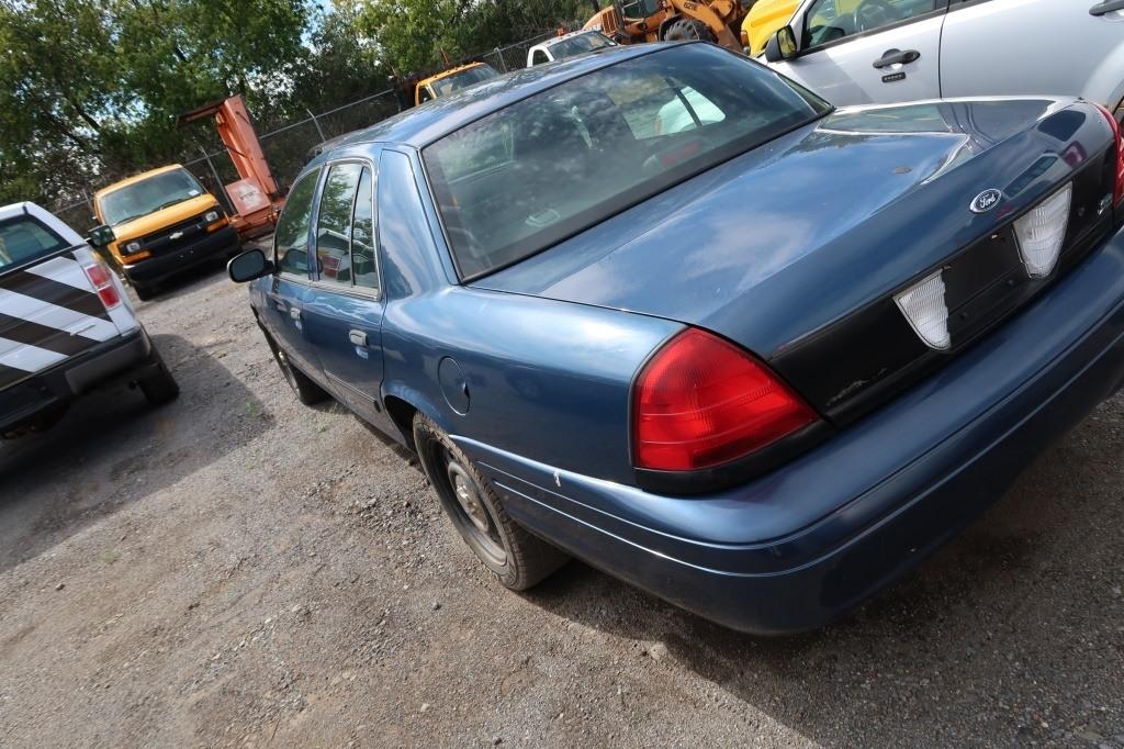 10 Ford Crown Victoria  4DSD BL 8 cyl  Did not Start on 9/21/21 AT PB PS R AC PW VIN: 2FABP7BV0AX130