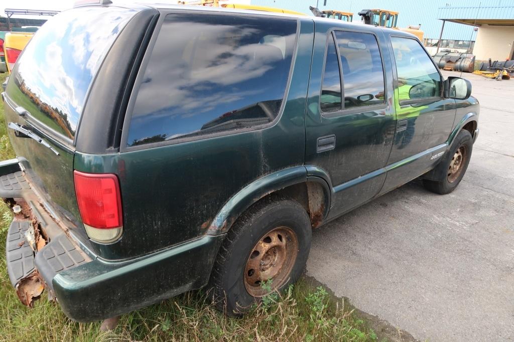 04 Chevrolet Blazer  Subn GR 6 cyl  4X4; Did not Start on 9/28/21 AT PB PS R AC PW VIN: 1GNDT13X64K1