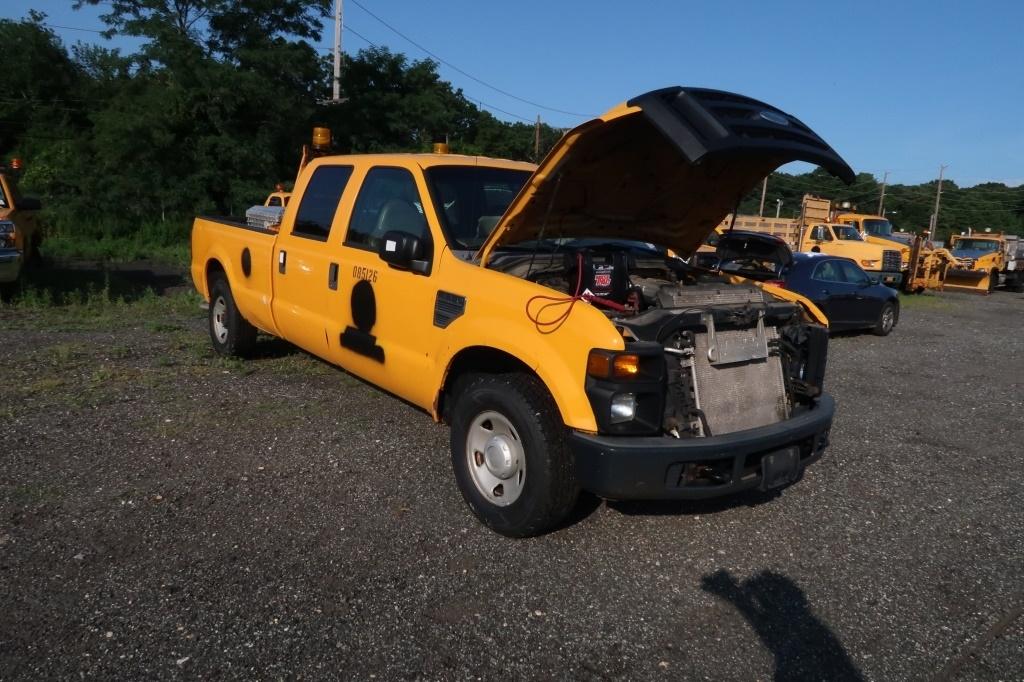 08 Ford F350  Pickup YW 8 cyl  Started w Jump on 8/12/21 PB PS VIN: 1FTWW30588EC71411; Defects: Body