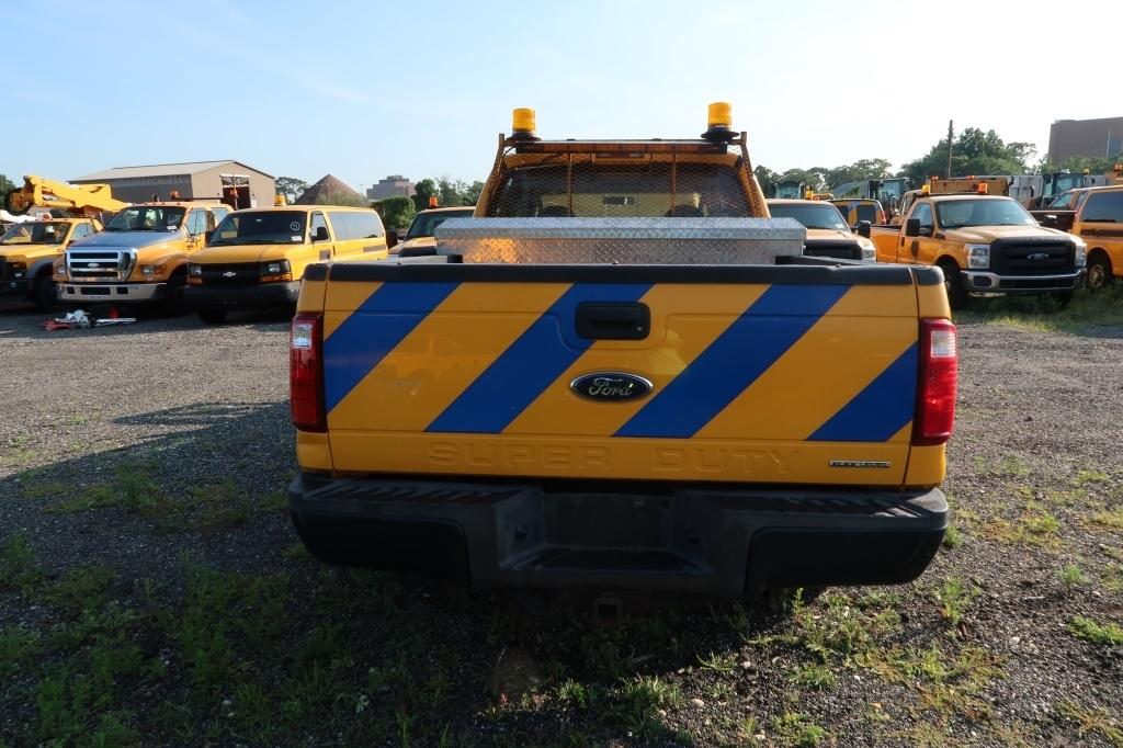 08 Ford F350  Pickup YW 8 cyl  Started w Jump on 8/12/21 PB PS VIN: 1FTWW30588EC71411; Defects: Body